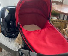 Buggy 3in 1 set with baby carseat /Pram/ Play Pen /Travel cot and Mosses Basket with Stand
