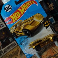 Gold Batmobile ! Hot Wheels ! Brand New ! 009/250 ! HW ! 2020 ! DC !