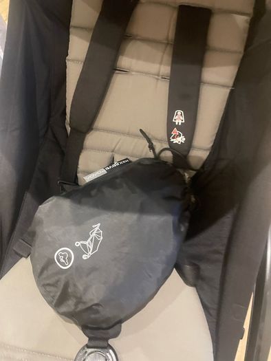 Yoyo Babyzen Yoyo Buggy, foot rest, rain cover and buggy board seat.