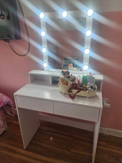 Dressing table & chair