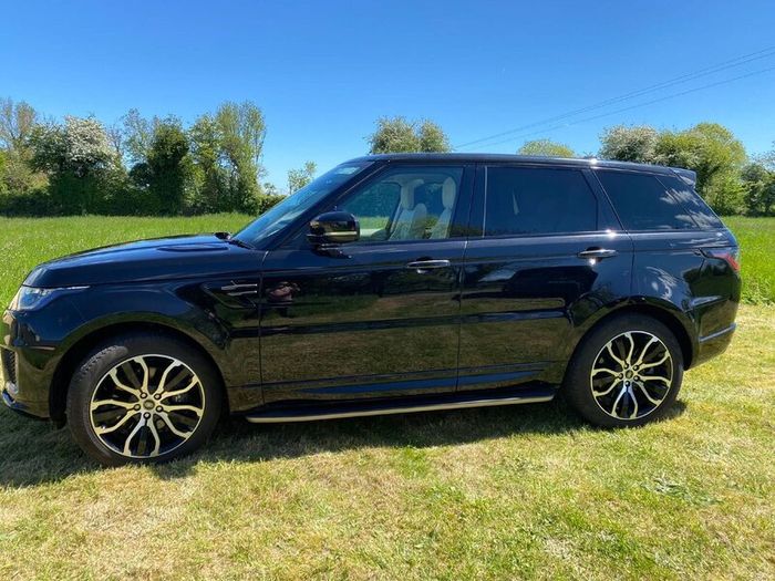 2022 Range Rover Sport P400e HSE Silver Edition