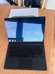 Samsung Tab S8 Ultra + Case and Keyboard