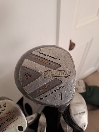 Macgregor golf bag with clubs