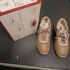 womens trainers