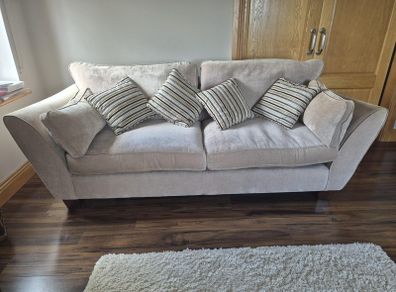 3 & 2 seater matching Sofas