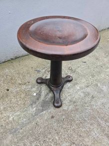 singer stool