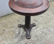 singer stool