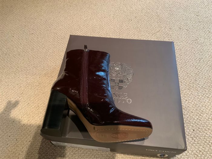 Vince Camuto Burgundy ankle boot BRAND NEW