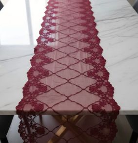 H&M Home Lace table runner burgundy 45x150cm
