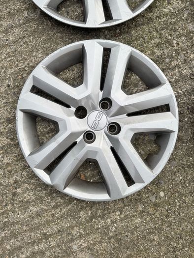 Dacia R16 wheel cups