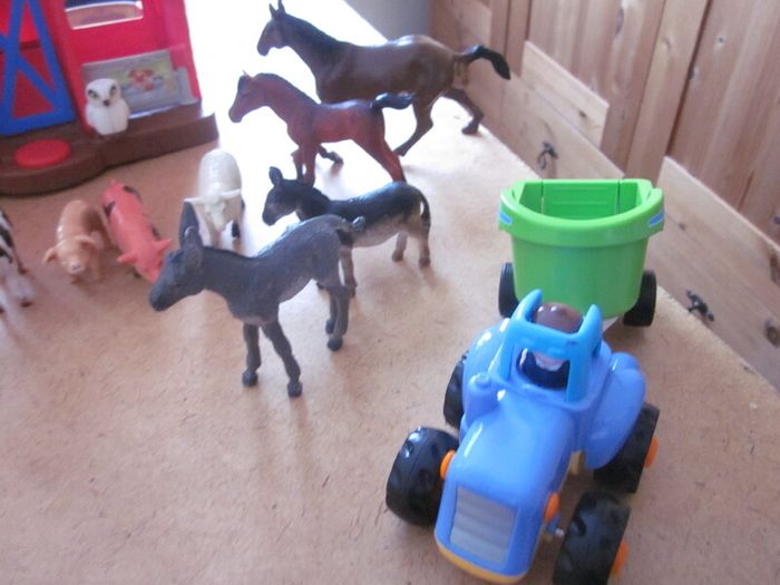 Fisher Price Farm House/Animals