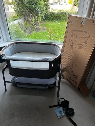 Maxi-Cosi Iora Air Bedside Crib - Beyond Graphite