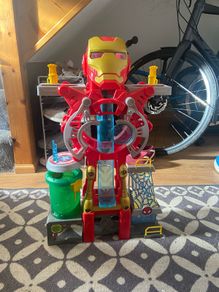 Playskool Heroes Marvel Super Hero Adventures Playset Iron Man Headquarters