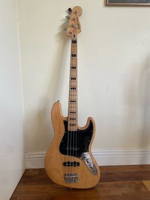 Squier Vintage Modified Jazz Bass 70s