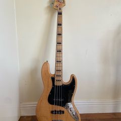 Squier Vintage Modified Jazz Bass 70s