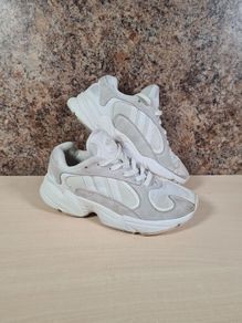 Adidas YUNG 1 torsion trainers runners Size UK 5 EU 38 womens boys girls