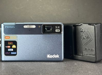 Kodak EasyShare M590 digital camera 14 megapixel