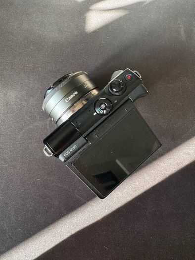 Canon m100