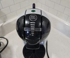 Nescafe Dolce Gusto coffee machine rarely used like new.