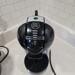 Nescafe Dolce Gusto coffee machine rarely used like new.