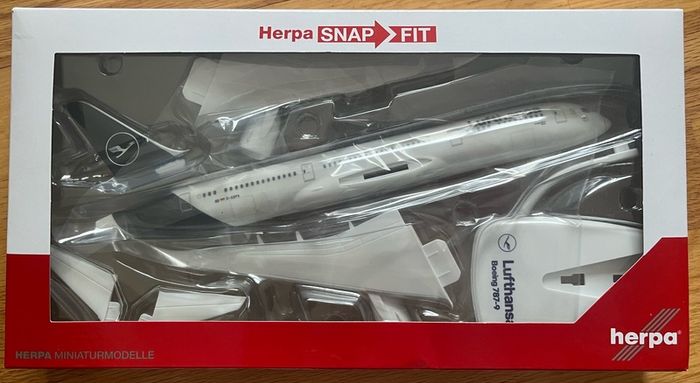 NEW Lufthansa Boeing 787 Large Scale Model Aircraft