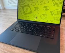 Apple MacBook Air 15" M2 (Midnight) - Mint Condition - 99% Battery