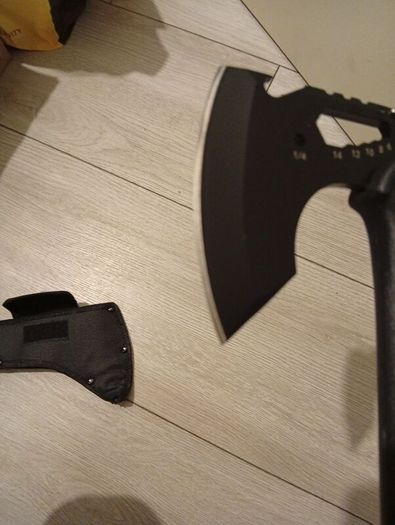 camping Axe