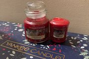 1 x 49g Yankee Candle. 1 x 104g Yankee Candle