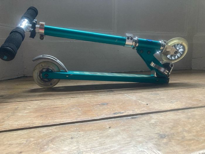 Micro Sprite Scooter (Aqua)
