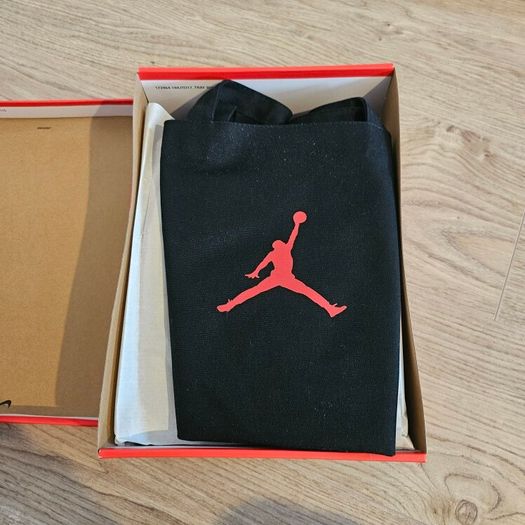 Air Jordan 1 High "Satin Bred 2023"  8.5UK
