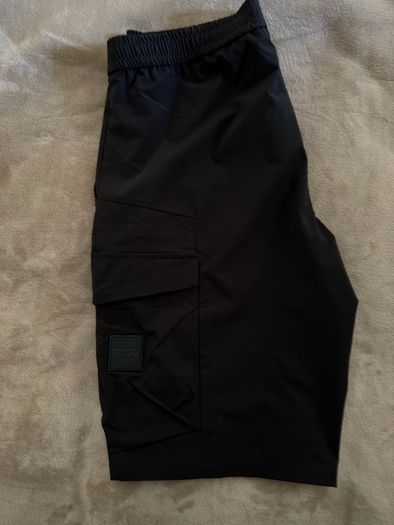 BOSS shorts size UK48