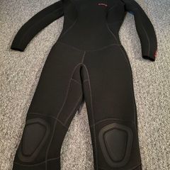Women 4/3 mm wetsuit