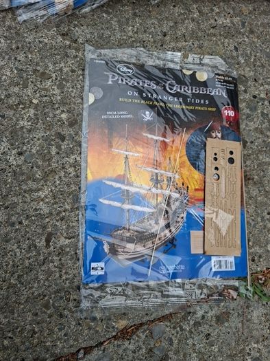 Pirates of the carribean magazine collection Pirates ship assembly