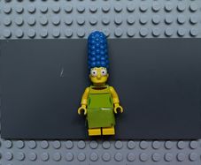 lego Simpsons sim027 Marge Simpson minifigure- White Hips