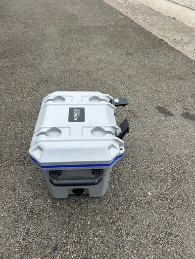Kings 50 L cooler box