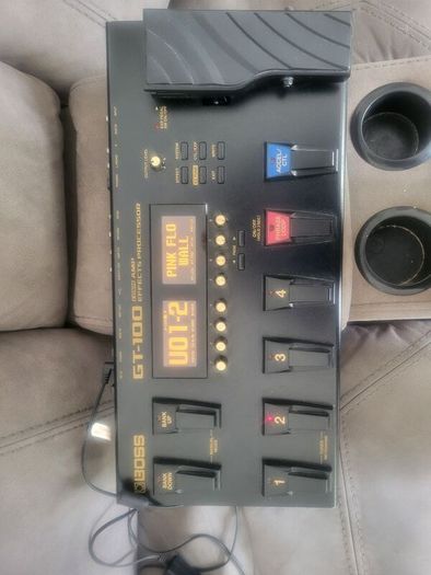 Boss GT-100 effects pedal