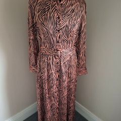 Gallery midi dress