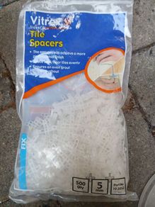 Tile spacers