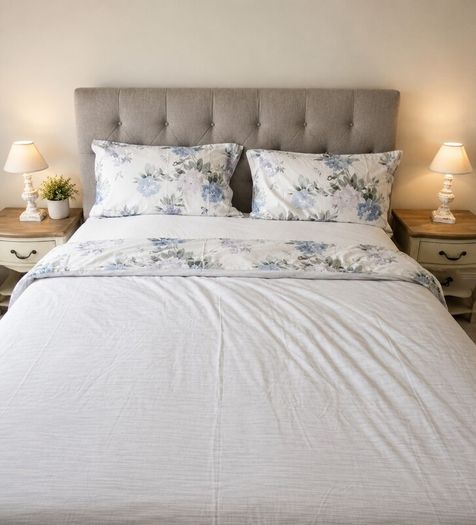 King Bed with mattress worth 400