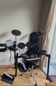 Yamaha DTX402 Electronic Drum Kit - Complete Set with Stool and Noise Absorbers.