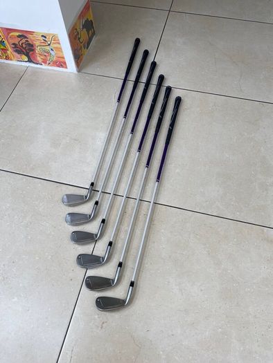 Ladies golf clubs and bag