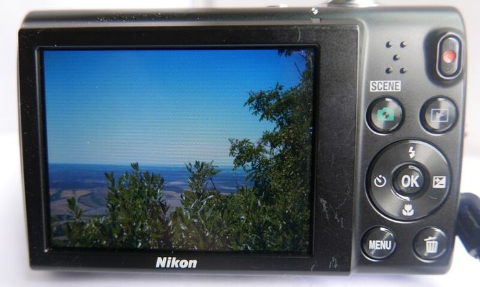 Nikon Coolpix S5100 Red 12.2MP 5X Optical Digital Camera from Japan (charging cable and 4Gb SD card)