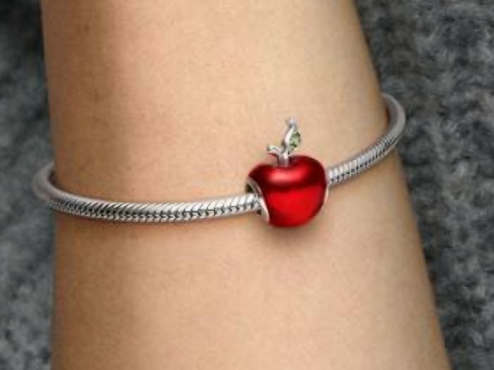 Pandora Disney Snow White Poison Apple charm Brand New
