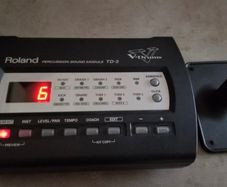 Roland TD3 Module with power cable. It has 32 kits .