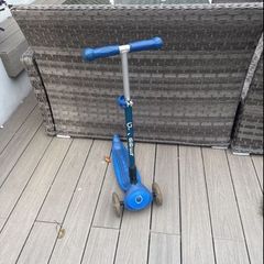 skooter (globber with lights)