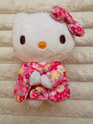 Hello Kitty Sanio Sakura Kimono  pink floral  Mini approx. 14 cm. Used please see photos