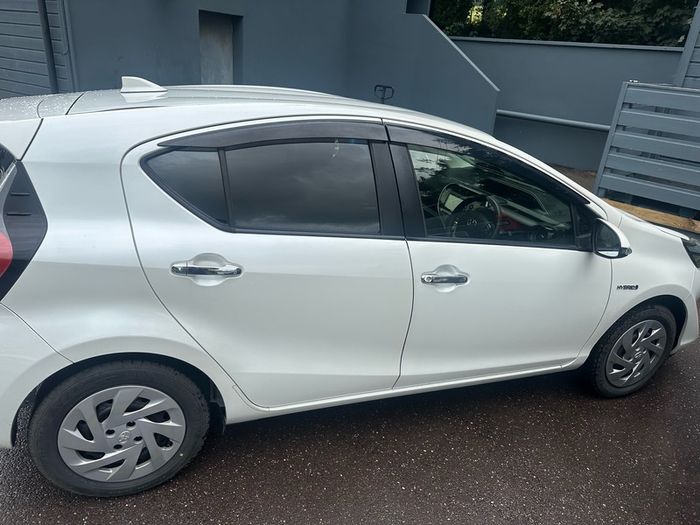 Toyota Aqua 1.5 petrol Hybrid Push Start