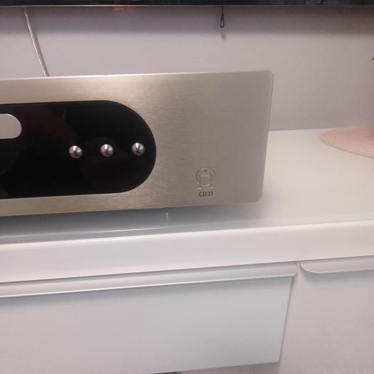 Reference Class Audiophile Primare CD31 CD player just been serviced world renowned as been one of the finest Analog sound stage CD players