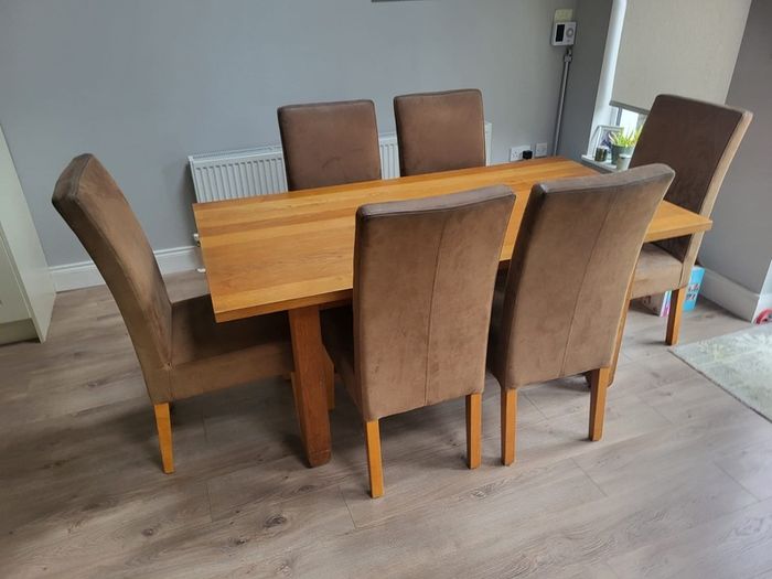 Solid Oak Dining Table & 6 Chairs