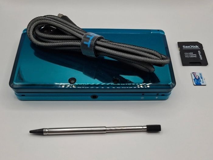 Nintendo 3DS Aqua Blue Console With Charger, SD Card, Battery & Stylus Region Free Modded